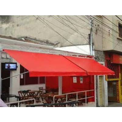 Toldo retrátil automatizado